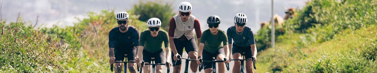 Funktionale Radtrikots und Jerseys 