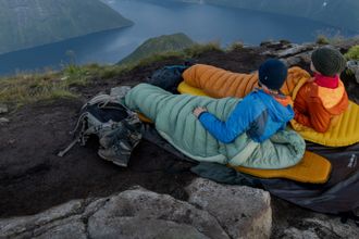 Warm, leicht, kompakt: Die Vorteile eines Daunenschlafsacks