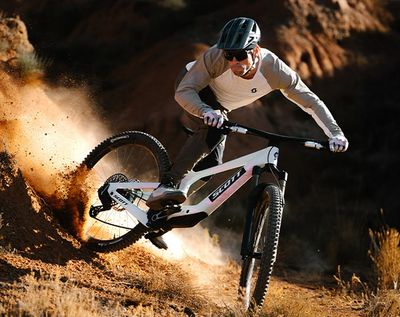From ski poles to mountain bikes: SCOTT is expanding its product universe since the 1980s.