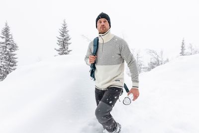 Midlayer regulieren deine Körpertemperatur.