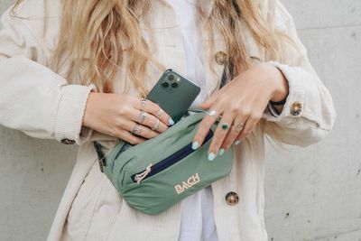 Mit dem Itsy Bitsy Fanny Pack hast du die wichtigsten Dinge immer griffbereit.