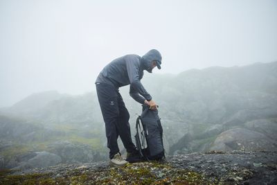 Bei plötzlichem Wetterumschwung macht wasserabweisendes Material den Unterschied.