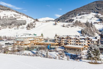 Starte von der Hoteltür direkt auf die Piste im Skizentrum Sillian Hochpustertal. © Gert Perauer