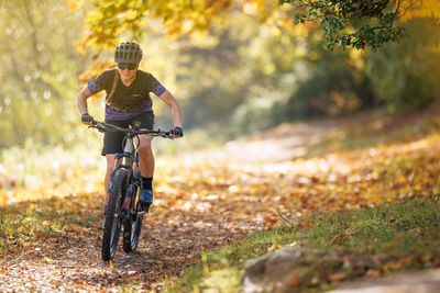 Nachhaltige Radkleidung für Mountainbiker.