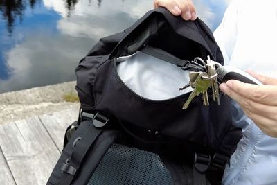 Schlüsselclip im Deckelfach