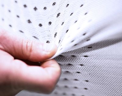 UYN entwickelt fortwährend innovative Funktionsbekleidung