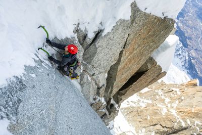 Black Diamond bietet Ausrüstung und Bekleidung für verschiedene Bergsportarten.