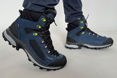 Der Lowa Corvara GTX Mid überzeugt mit angenehmem Abrollverhalten.