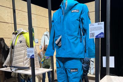 <span>EXPDN 3L Ski-Outfit von Jack Wolfskin</span>