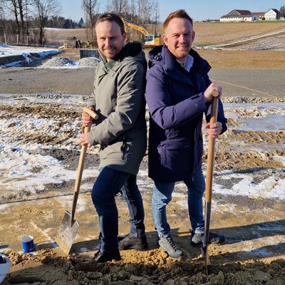 SportFits Geschäftsführer Florian Weis und Martin Bauer am Werk