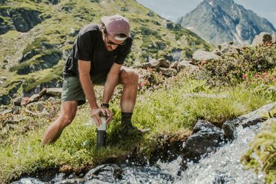 Mit Wasserfiltern hast du so gut wie überall sauberes Trinkwasser, solange eine natürliche Quelle gegeben ist.