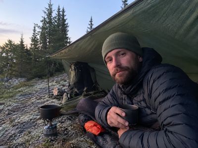 Breakfast with a view – wer einmal so frühstückt, versteht, warum manche das Zelt zu Hause lassen.