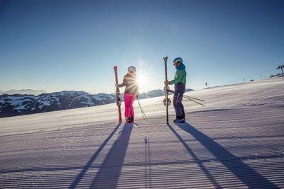 Zum Sonnenskilauf erwarten euch zahlreiche Highlights. © Ski Juwel Alpbachtal Wildschönau