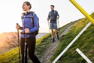 Egal ob bergauf oder bergab: Ober- und Unterarm sollten immer einen 90° Winkel bilden.