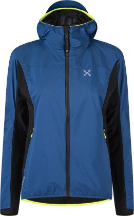 Blaue Softshelljacke mit schwarzen Seiteneinsätzen und Kapuze