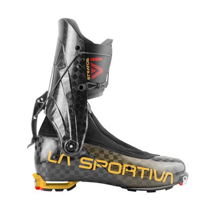 La Sportiva Stratos VI aus Carbon mit gelben Akzenten