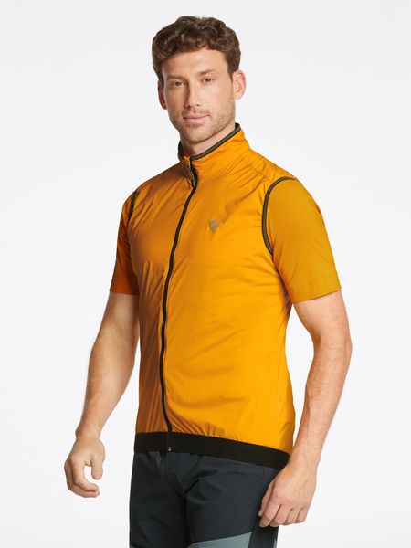 Nechamus man Vest