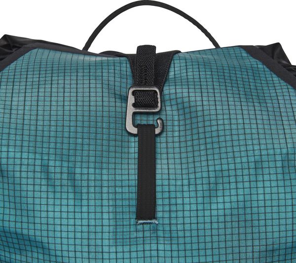 W Distance 15 Backpack