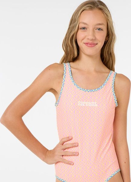 Island Revo One Piece-girl