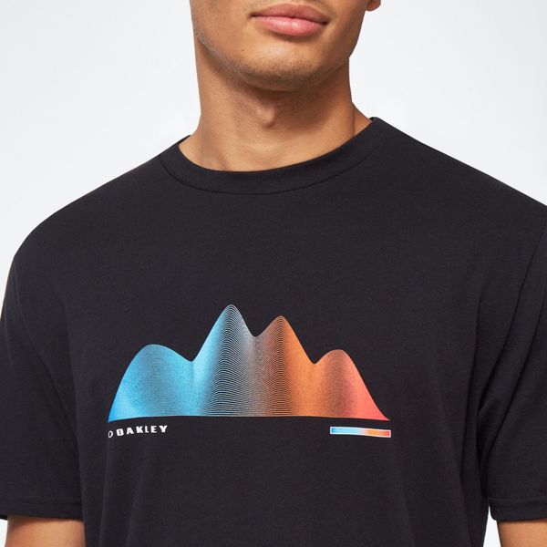 Graphic Waves Tee