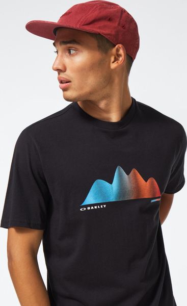 Graphic Waves Tee