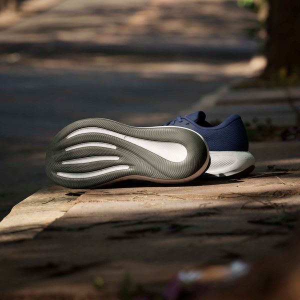 Response Runner 2 Running Shoes