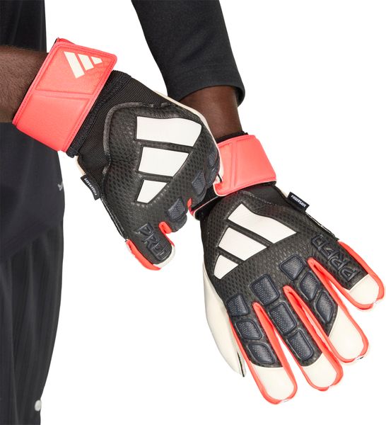 Predator Match Fingersave Goalkeeper Glove