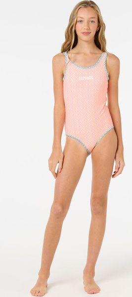 Island Revo One Piece-girl
