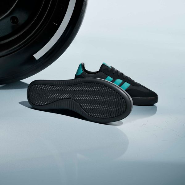 Barreda Decode Shoes Mercedes AMG Petronas F1 Team Shoes
