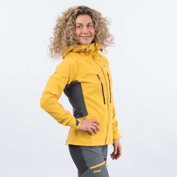 Cecilie Mtn Softshell Jacket