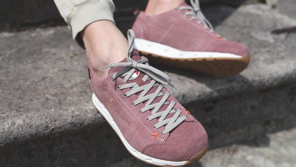 Shoe 54 Surround