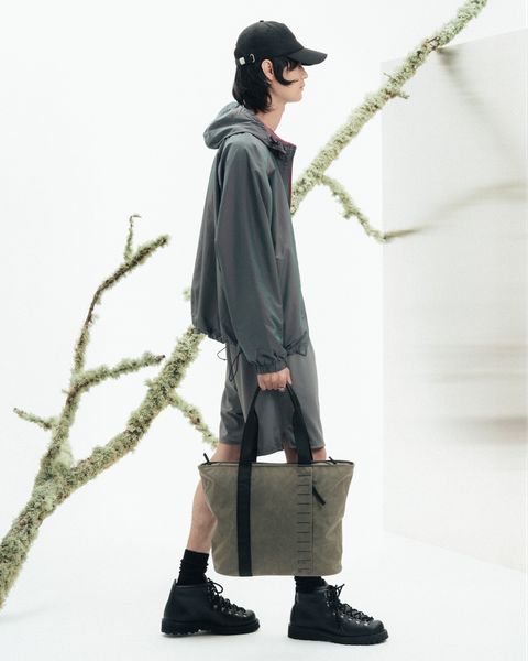 Essential Tote 20L