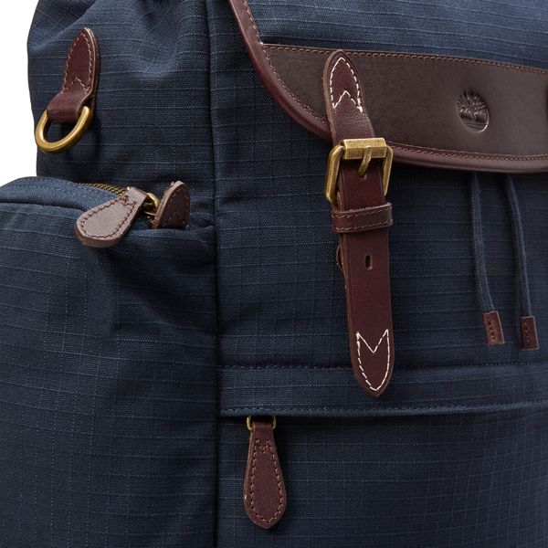 Mens 30-Liter Backpack
