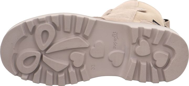 Helle Profilsohle des Winterstiefels Abby Nova von unten, mit großer Schleife und Herzen im Profil, Superfit-Schriftzug und Größe 33